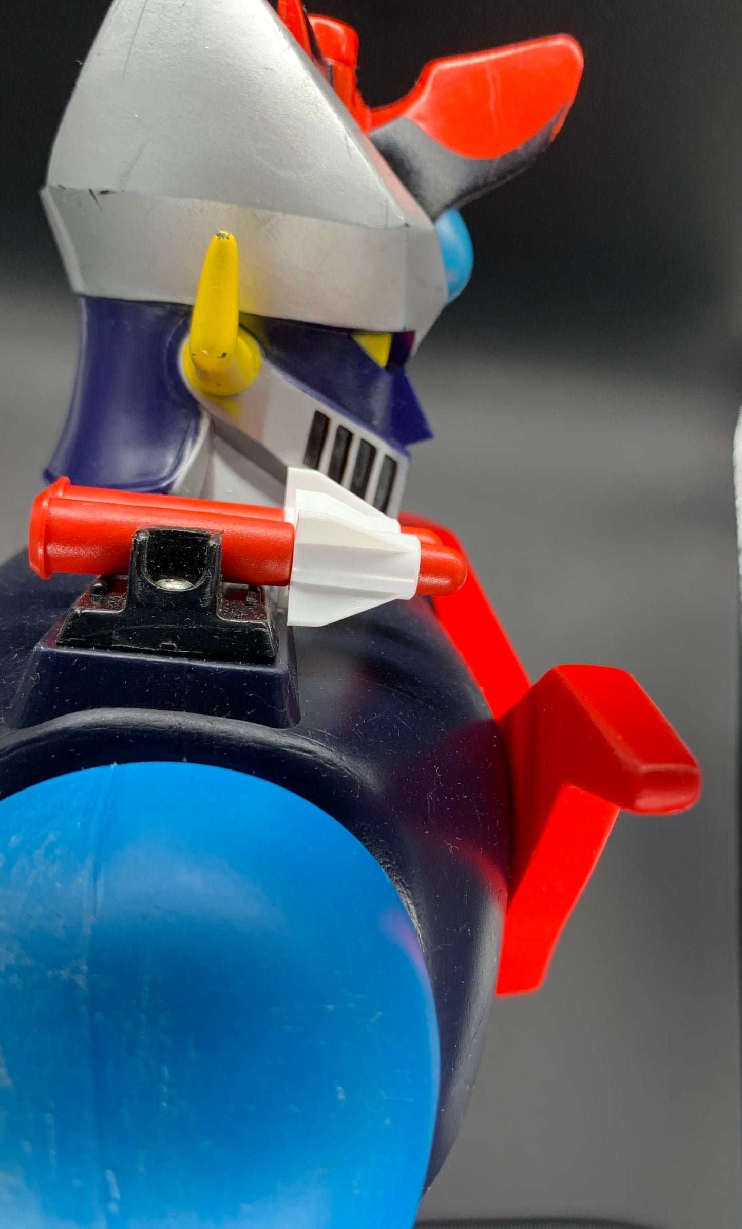 Mazinger Twist & Lock Chest Boomerang image 5