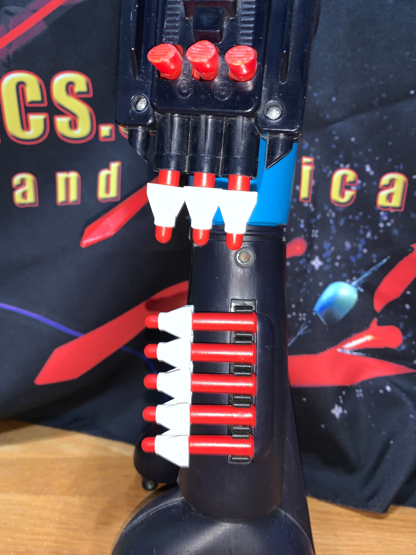 Shogun Warrior Red Missle with Version 1 White Fin - Set of 14